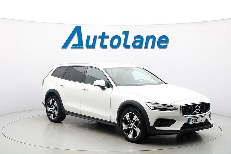 Ice white Begagnad 2021 Volvo V60 CC Kombi | 349 900 kr (Lite dyr) - Bild 1/3