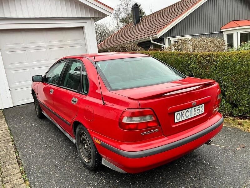 Begagnad 1997 Volvo S40 Sedan | 18 000 kr (Marknadspris) - Bild 1/4