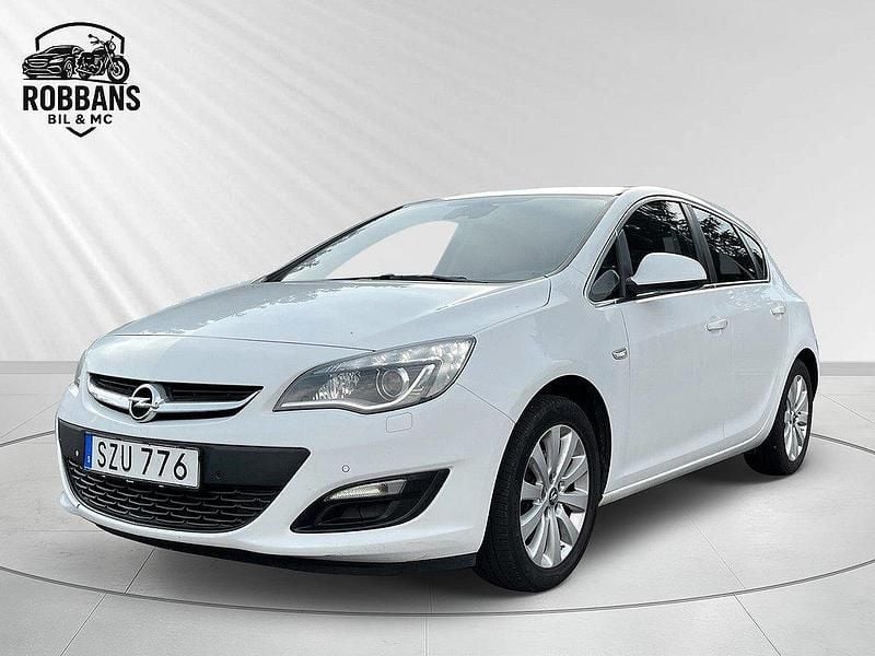 Vit Begagnad 2014 Opel Astra Halvkombi | 68 900 kr (Lite dyr) - Bild 1/4