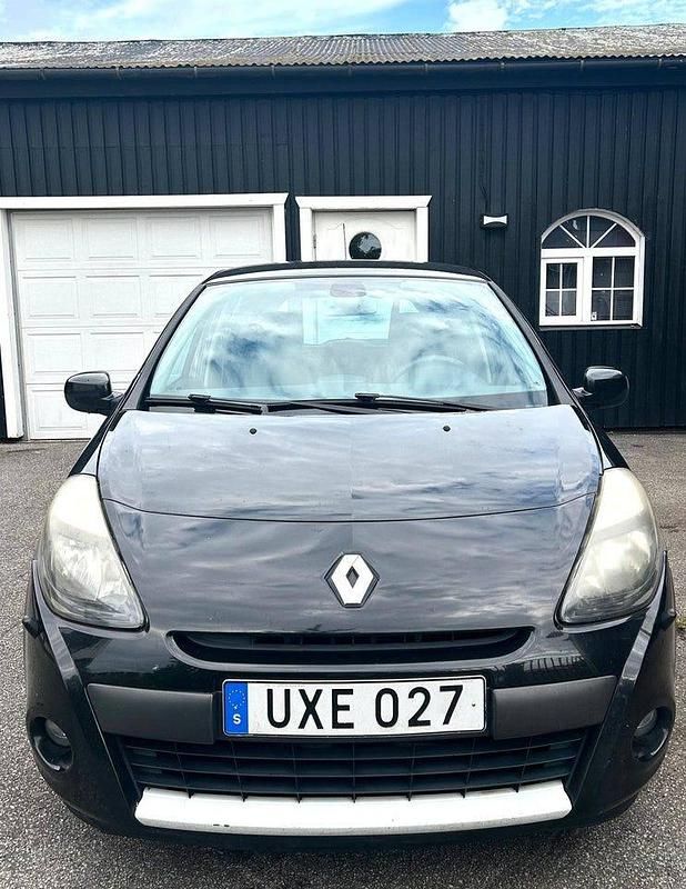Begagnad Renault Clio R.S. 75 HK (55 kW) 2009 Svart Halvkombi