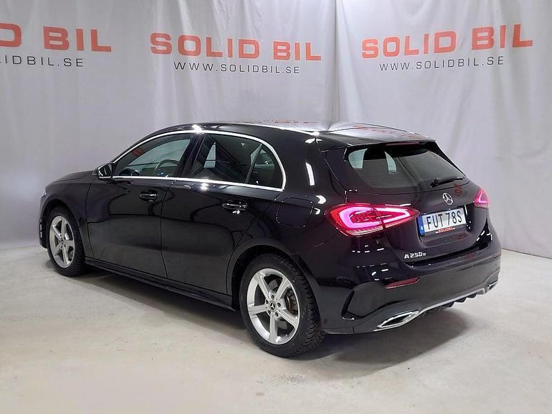 Begagnad Mercedes A250 AMG 160 HK (117 kW) 2021 Svart Halvkombi