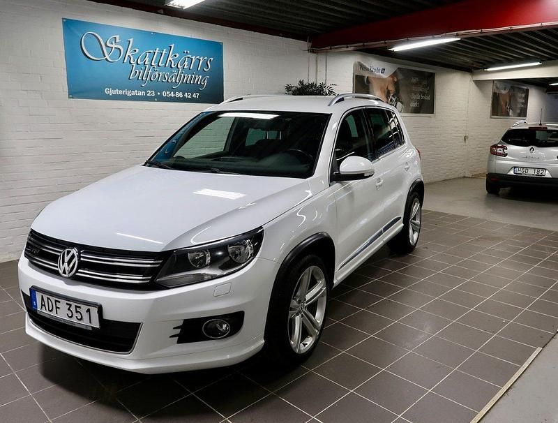 Vit Begagnad 2014 VW Tiguan R-line SUV | 85 000 kr (Marknadspris) - Bild 1/4