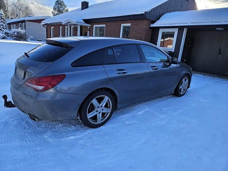 Begagnad Mercedes CLA220 Shooting Brake 177 HK (130 kW) 2016 Kombi