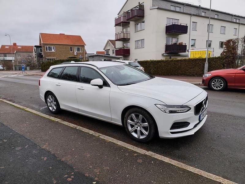 Vit Begagnad 2018 Volvo V90 Kombi | 125 000 kr (Dyr) - Bild 1/4
