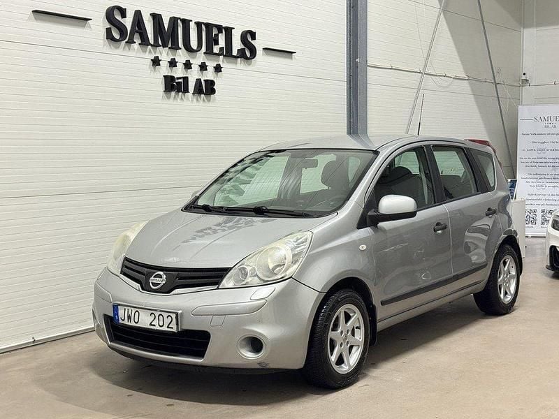 Silver Begagnad 2009 Nissan Note Halvkombi | 24 900 kr (Marknadspris) - Bild 1/4
