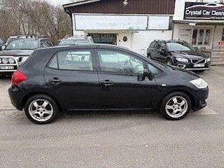 Begagnad Toyota Auris 126 HK (92 kW) 2007 Svart Halvkombi