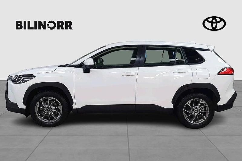 Begagnad Toyota Corolla Cross Active 197 HK (144 kW) 2024 Vit SUV