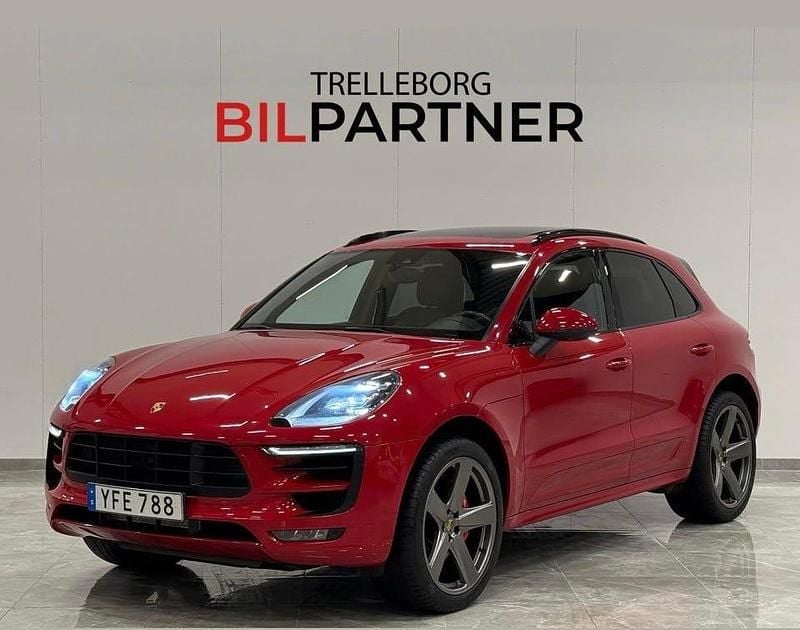 Röd Begagnad 2016 Porsche Macan GTS SUV | 339 900 kr (Marknadspris) - Bild 1/4