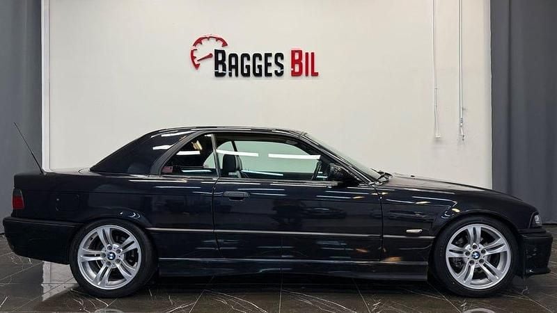 Begagnad BMW 328 M Sport 193 HK (141 kW) 1996 Svart