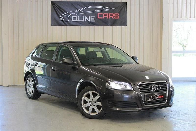 Grå Begagnad 2009 Audi A3 Sportback Attraction Halvkombi | 64 900 kr (Marknadspris) - Bild 1/4