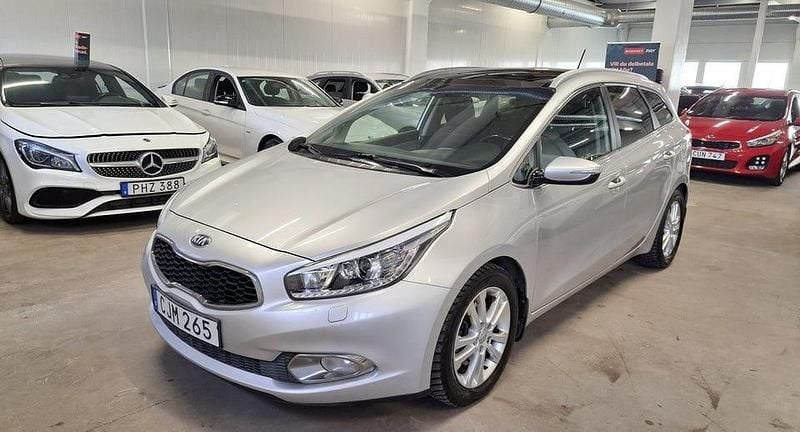 Grå Begagnad 2014 Kia Ceed Sportswagon Comfort Kombi | 110 000 kr (Marknadspris) - Bild 1/4