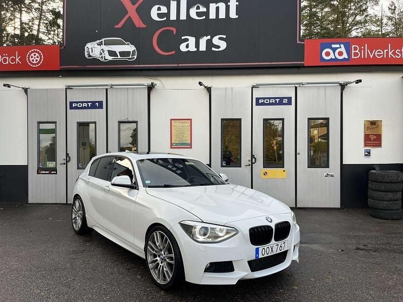 Vit Begagnad 2013 BMW 125 M Sport Halvkombi | 159 700 kr - Bild 1/4