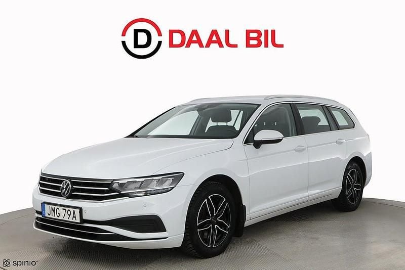 Begagnad VW Passat Comfortline 150 HK (110 kW) 2022 Vit Kombi