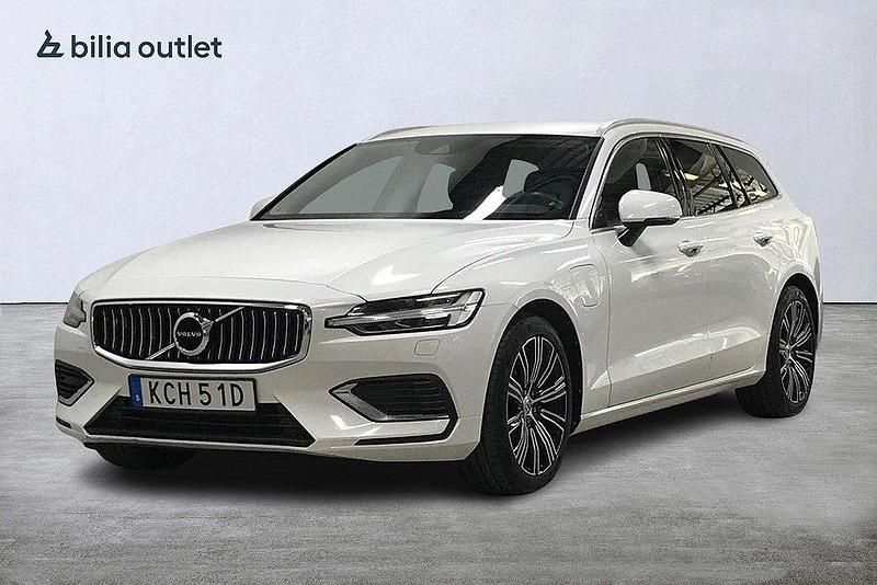 Vit Begagnad 2021 Volvo V60 Kombi | 299 900 kr (Marknadspris) - Bild 1/3