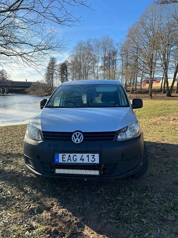 Begagnad 2015 VW Caddy Minibuss | 64 900 kr (Bra pris) - Bild 1/4