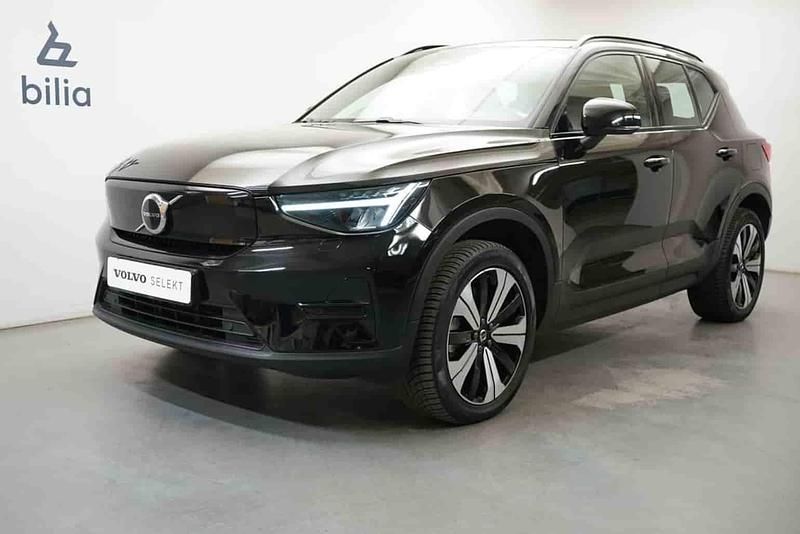 Svart Begagnad 2023 Volvo XC40 Single Motor SUV | 334 900 kr - Bild 1/1