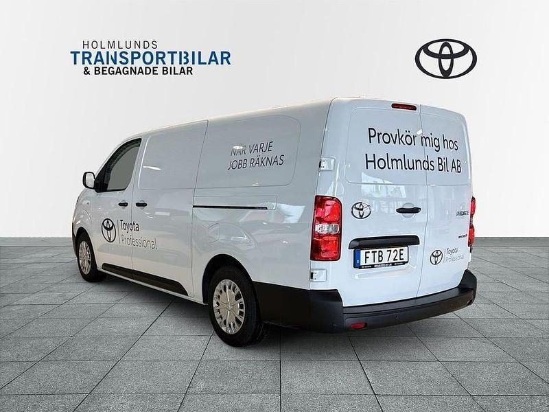 Begagnad Toyota Proace Comfort 101 kW (138 HK) 2024 Vit Minibuss