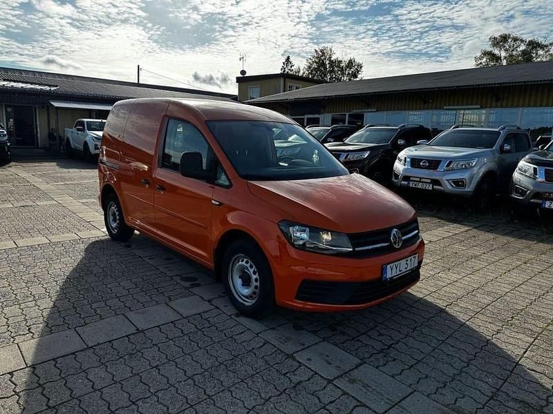 Begagnad VW Caddy 75 HK (55 kW) 2018 Orange Minibuss