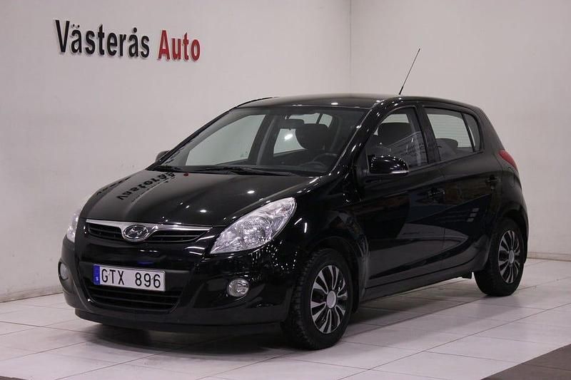 Begagnad Hyundai i20 Premium 78 HK (57 kW) 2012 Svart Halvkombi