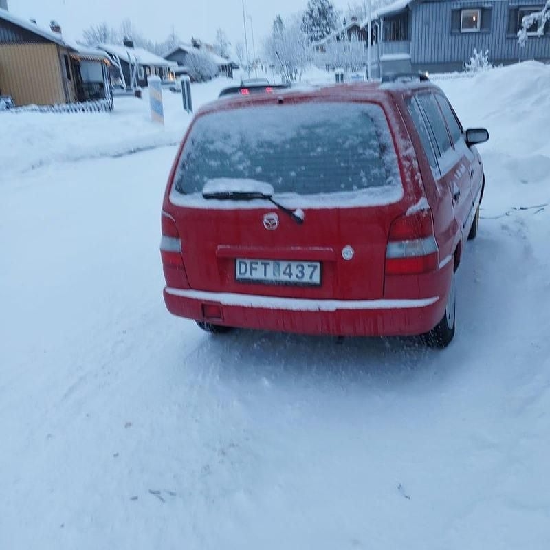 Begagnad 1998 Mazda Demio Halvkombi | 10 000 kr - Bild 1/2