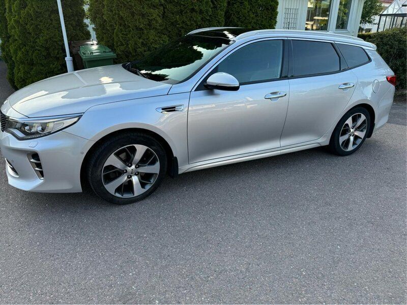 Grå Begagnad 2017 Kia Optima GT-Line Kombi | 174 900 kr (Marknadspris) - Bild 1/4