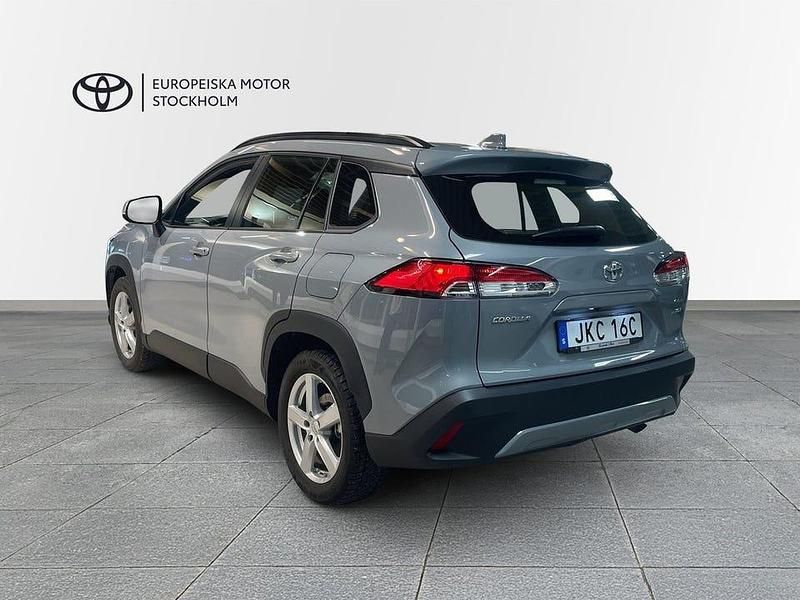 Begagnad Toyota Corolla Cross Active 197 HK (144 kW) 2024 Grå SUV