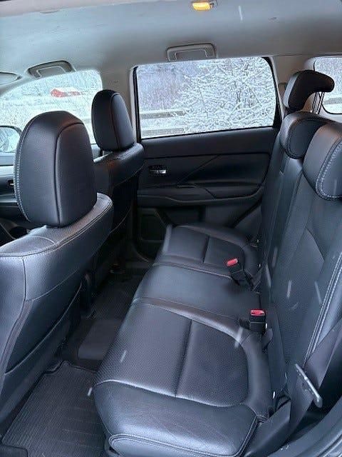 Begagnad Mitsubishi Outlander 203 HK (149 kW) 2014 SUV