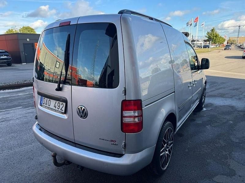 Begagnad VW Caddy Edition 170 HK (125 kW) 2013 Silver Minibuss