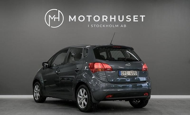 Begagnad Kia Venga Comfort 125 HK (91 kW) 2011 Grå Halvkombi