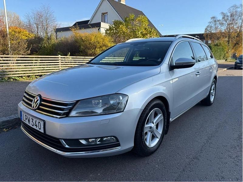 Silver Begagnad 2011 VW Passat GT Kombi | 79 900 kr (Marknadspris) - Bild 1/4