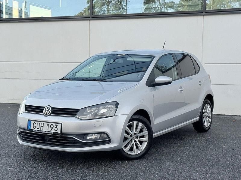 Silver Begagnad 2015 VW Polo Halvkombi | 67 900 kr (Bra pris) - Bild 1/4