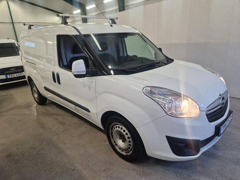Begagnad Opel Combo 95 HK (69 kW) 2018 Vit Minibuss