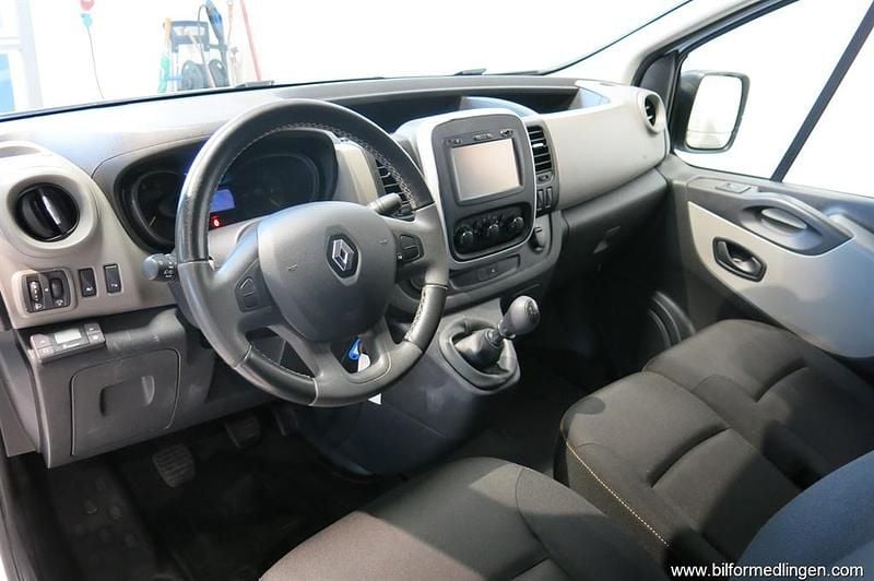 Begagnad Renault Trafic 125 HK (91 kW) 2017 Vit Minibuss