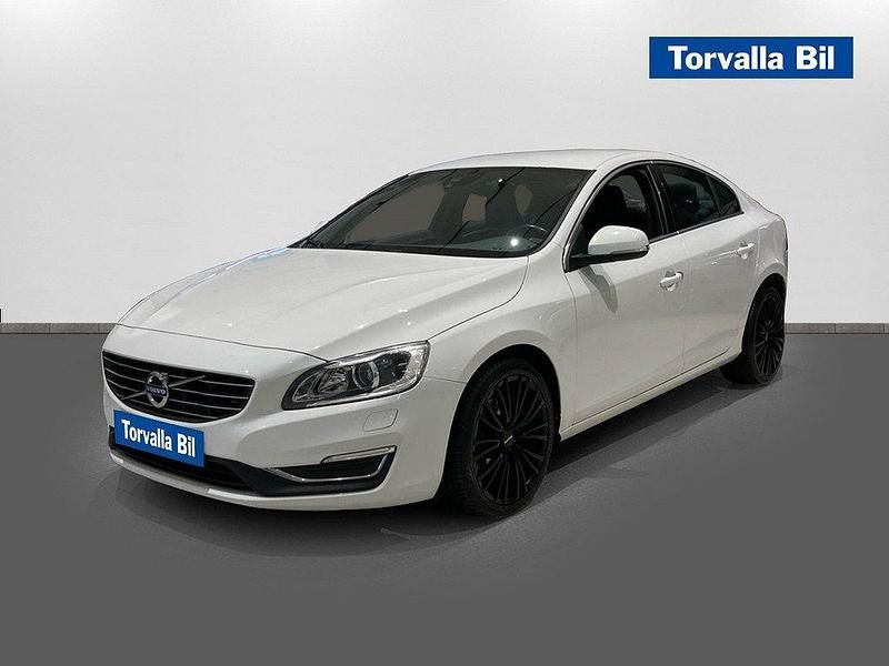 Vit Begagnad 2016 Volvo S60 Summum Sedan | 164 900 kr (Marknadspris) - Bild 1/4