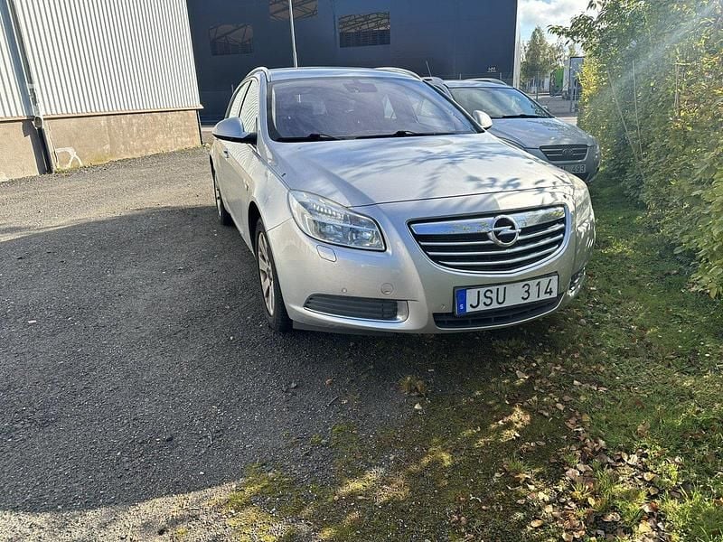 Grå Begagnad 2009 Opel Insignia Edition Kombi | 27 000 kr (Bra pris) - Bild 1/4