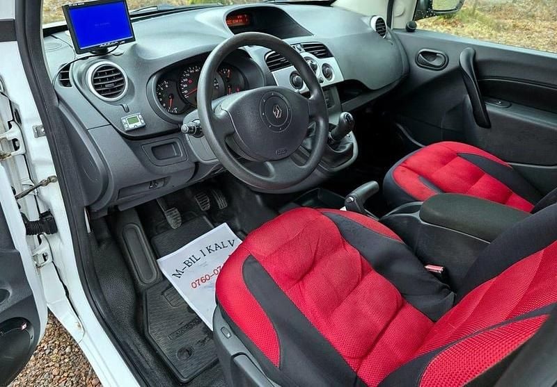 Begagnad Renault Kangoo 68 HK (50 kW) 2012 Vitsolid Minibuss