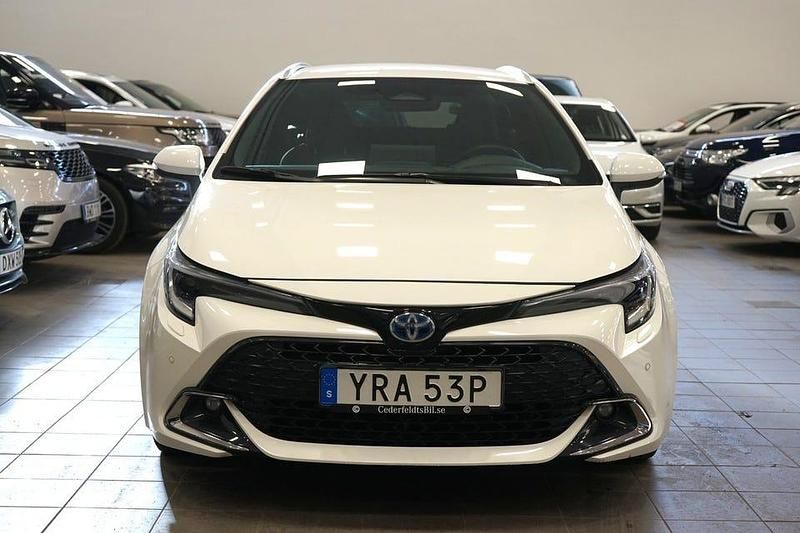 Begagnad Toyota Corolla 140 HK (102 kW) 2024 Vit Kombi