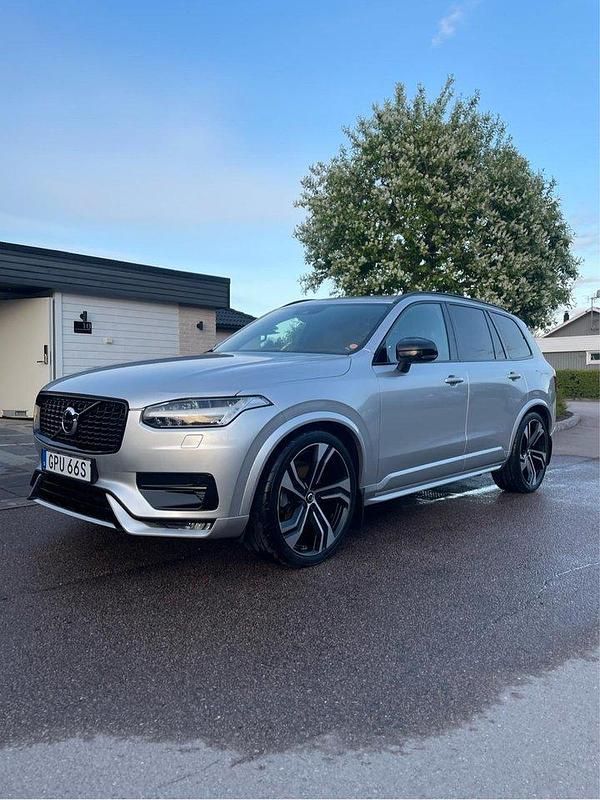 Silver Begagnad 2022 Volvo XC90 R-Design SUV | 595 000 kr (Marknadspris) - Bild 1/4