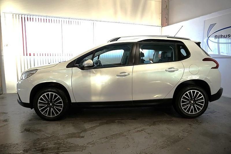Begagnad Peugeot 2008 82 HK (60 kW) 2016 Vitmetallic SUV