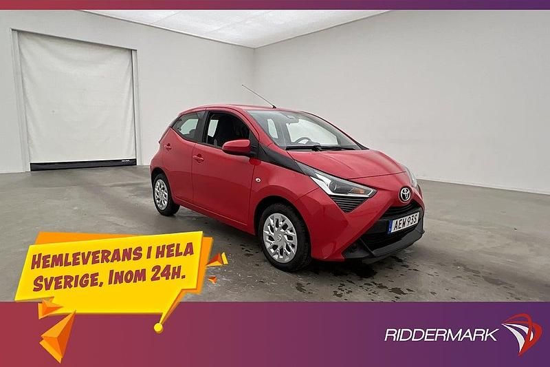 Röd Begagnad 2019 Toyota Aygo X-play Halvkombi | 99 900 kr (Bra pris) - Bild 1/3