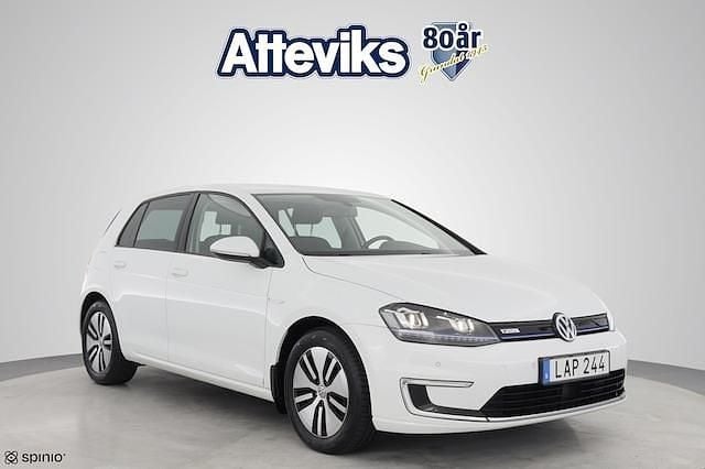 Vit Begagnad 2015 VW e-Golf Halvkombi | 139 900 kr (Marknadspris) - Bild 1/4