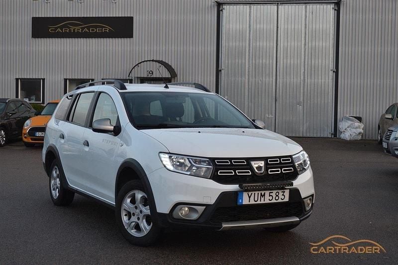 Vit Begagnad 2018 Dacia Logan MCV Stepway Kombi | 79 900 kr (Marknadspris) - Bild 1/4