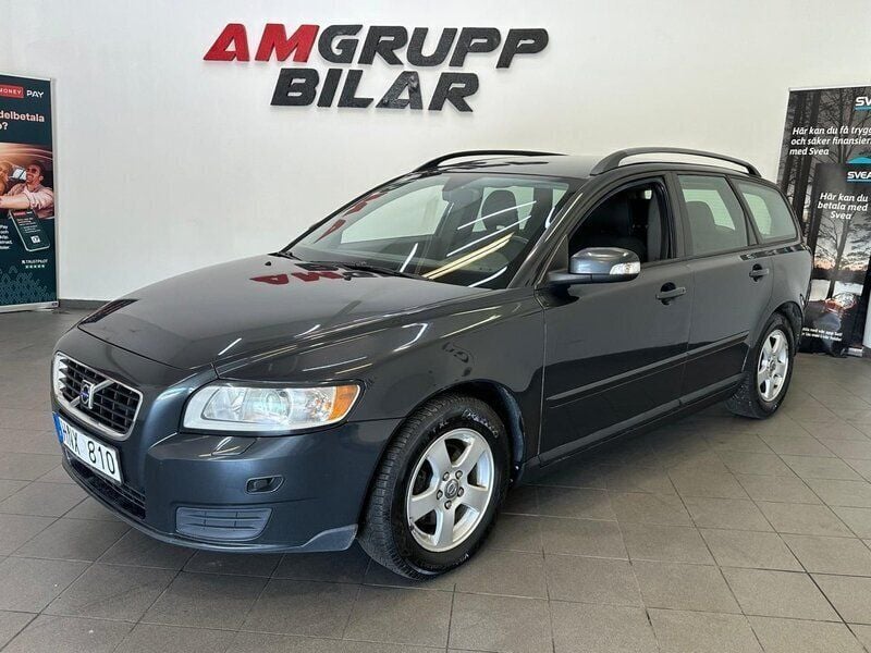 Grå Begagnad 2008 Volvo V50 Kinetic Kombi | 39 900 kr (Marknadspris) - Bild 1/4