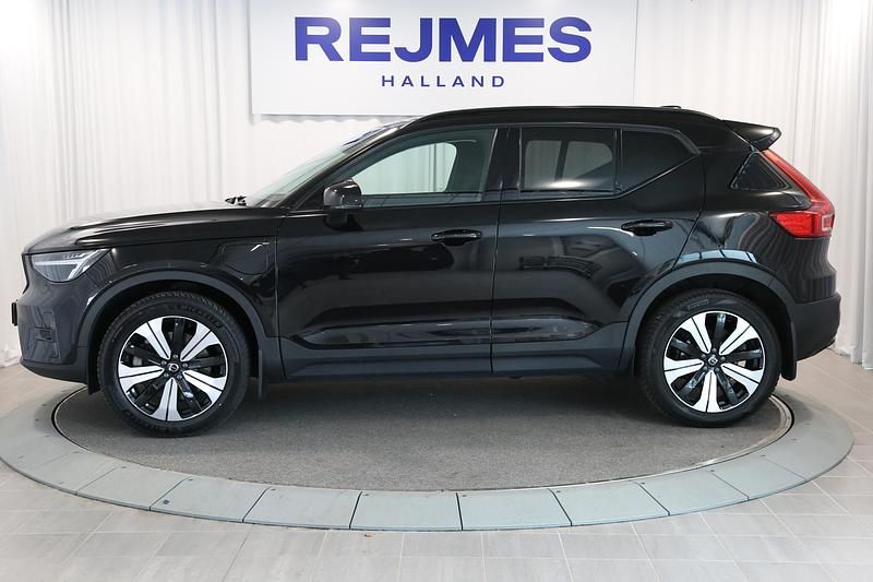 Begagnad Volvo XC40 Plus 210 HK (154 kW) 2022 Svart SUV