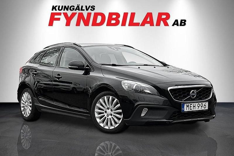 Svart Begagnad 2016 Volvo V40 CC Momentum Kombi | 124 900 kr (Marknadspris) - Bild 1/4
