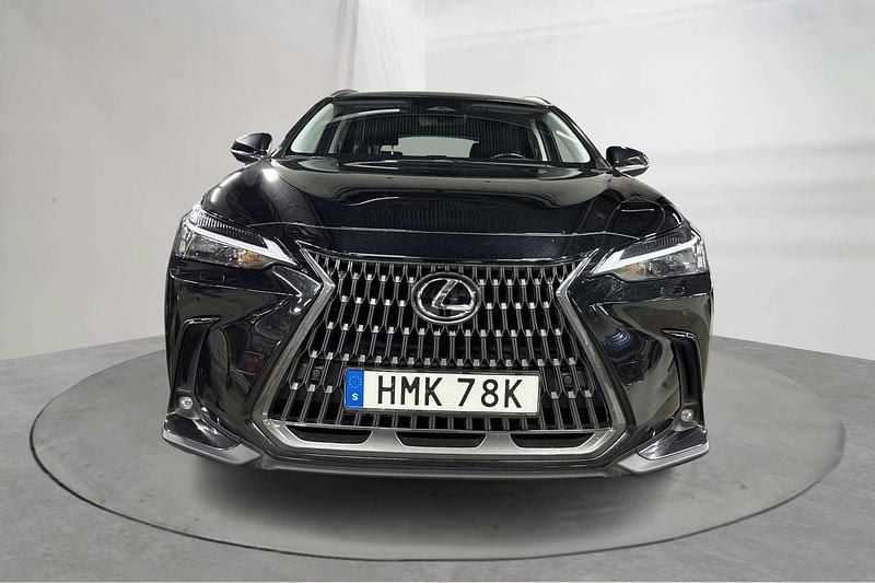 Begagnad Lexus NX450h+ Business Edition 309 HK (227 kW) 2023 Svart SUV