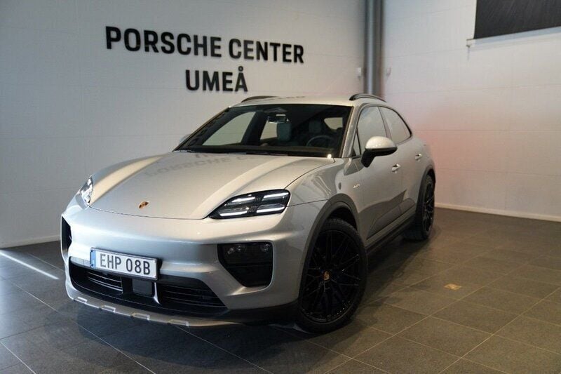 Silver Begagnad 2024 Porsche Macan SUV | 995 000 kr (Superpris) - Bild 1/4