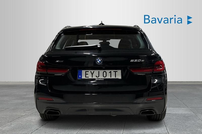 Begagnad BMW 530e Shadowline 292 HK (214 kW) 2023 Svart Kombi