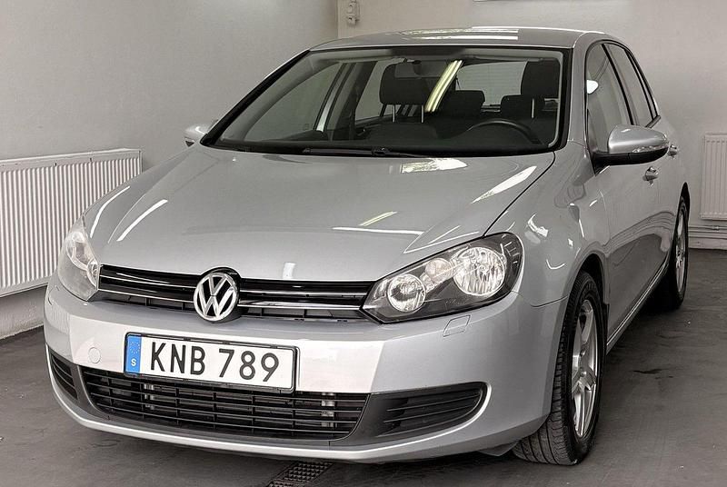 Silver Begagnad 2009 VW Golf VI Halvkombi | 39 900 kr (Marknadspris) - Bild 1/4