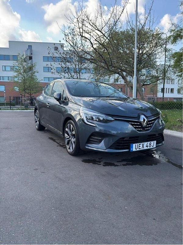 Grå Begagnad 2022 Renault Clio V Intens Halvkombi | 155 000 kr (Lite dyr) - Bild 1/4